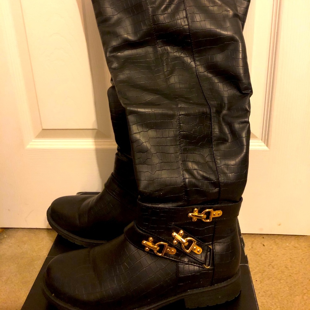 Scene knee high boots size 11.